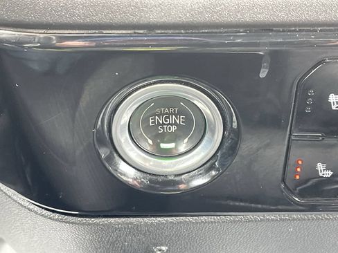Used 2022 Chevrolet Silverado 1500 LT w/ Work Truck Package AWD/4WD image 27