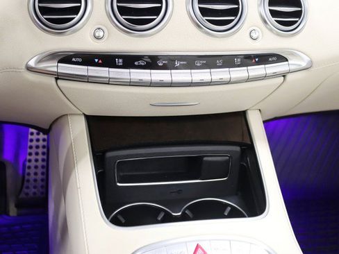 Used 2020 Mercedes-Benz S 560 Cabriolet image 29