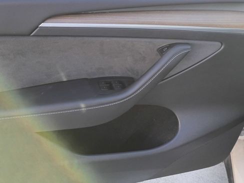 Used 2023 Tesla Model Y Long Range AWD/4WD image 14