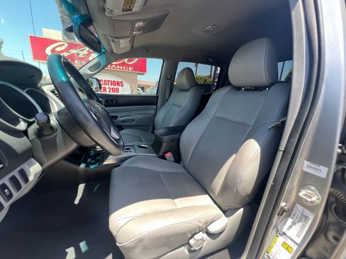 Used 2015 Toyota Tacoma PreRunner w/ Limited Package RWD image 11
