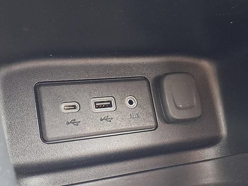 Used 2019 Chevrolet Equinox LT w/ Driver Convenience Package FWD image 23