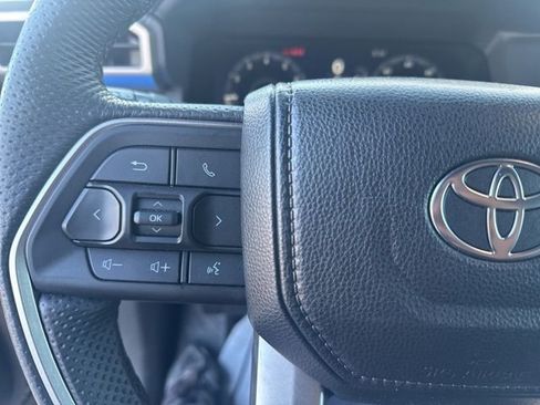 Used 2025 Toyota Tacoma TRD Off-Road image 13