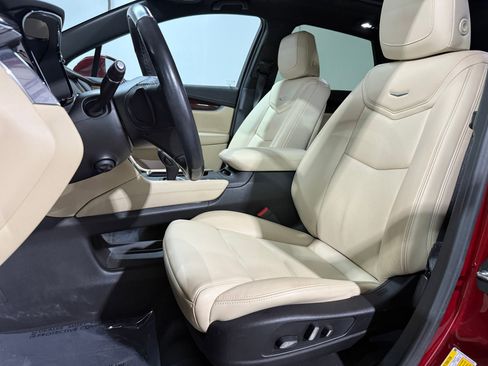 Used 2018 Cadillac XT5 Luxury w/ Driver Awareness Package image 5