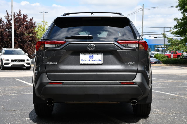 Used 2022 Toyota RAV4 XLE Premium AWD/4WD image 6