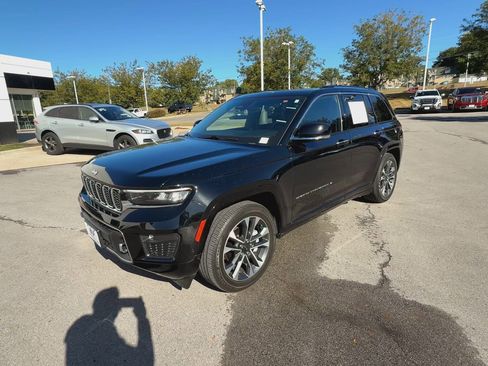 Used 2023 Jeep Grand Cherokee Overland image 5