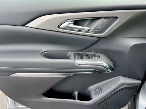 New 2025 Chevrolet Traverse LT w/ Driver Confidence Package image 19