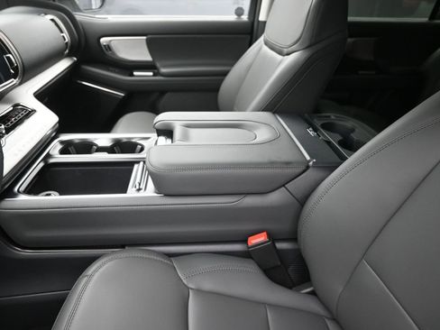 New 2026 Ford Expedition Active RWD image 21