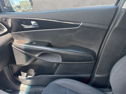 Used 2019 Kia Sorento L FWD image 27