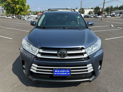 Used 2017 Toyota Highlander XLE AWD/4WD image 9