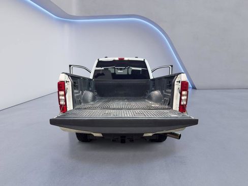 Used 2021 Ford F350 XLT w/ XLT Premium Package image 12