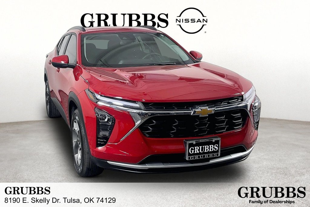 Used 2026 Chevrolet Trax LT w/ Driver Confidence Package FWD image 1