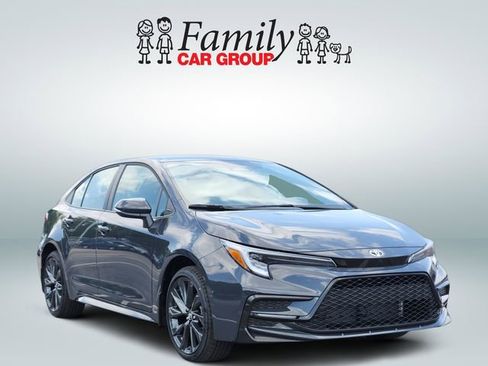 Used 2026 Toyota Corolla SE FWD image 2