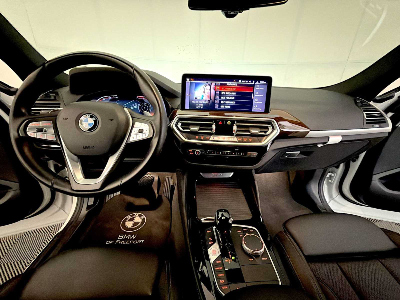 Used 2024 BMW X4 xDrive30i AWD/4WD image 14