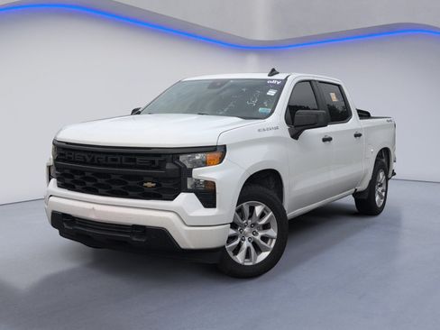 Used 2022 Chevrolet Silverado 1500 Custom AWD/4WD image 2