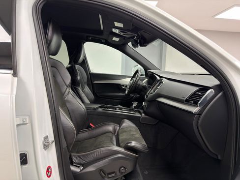 Used 2016 Volvo XC90 T6 R-Design w/ Protection Package image 10