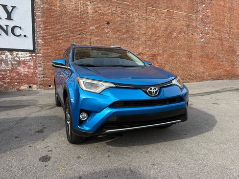 Used 2016 Toyota RAV4 XLE image 2