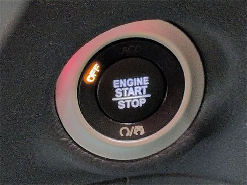 Used 2020 Chrysler Pacifica Limited image 17