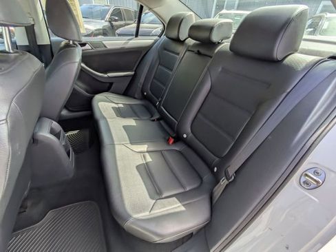 Used 2014 Volkswagen Jetta SE FWD image 21