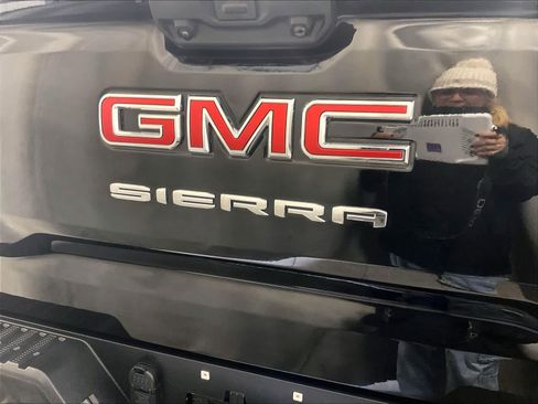 Used 2024 GMC Sierra 1500 Elevation image 27