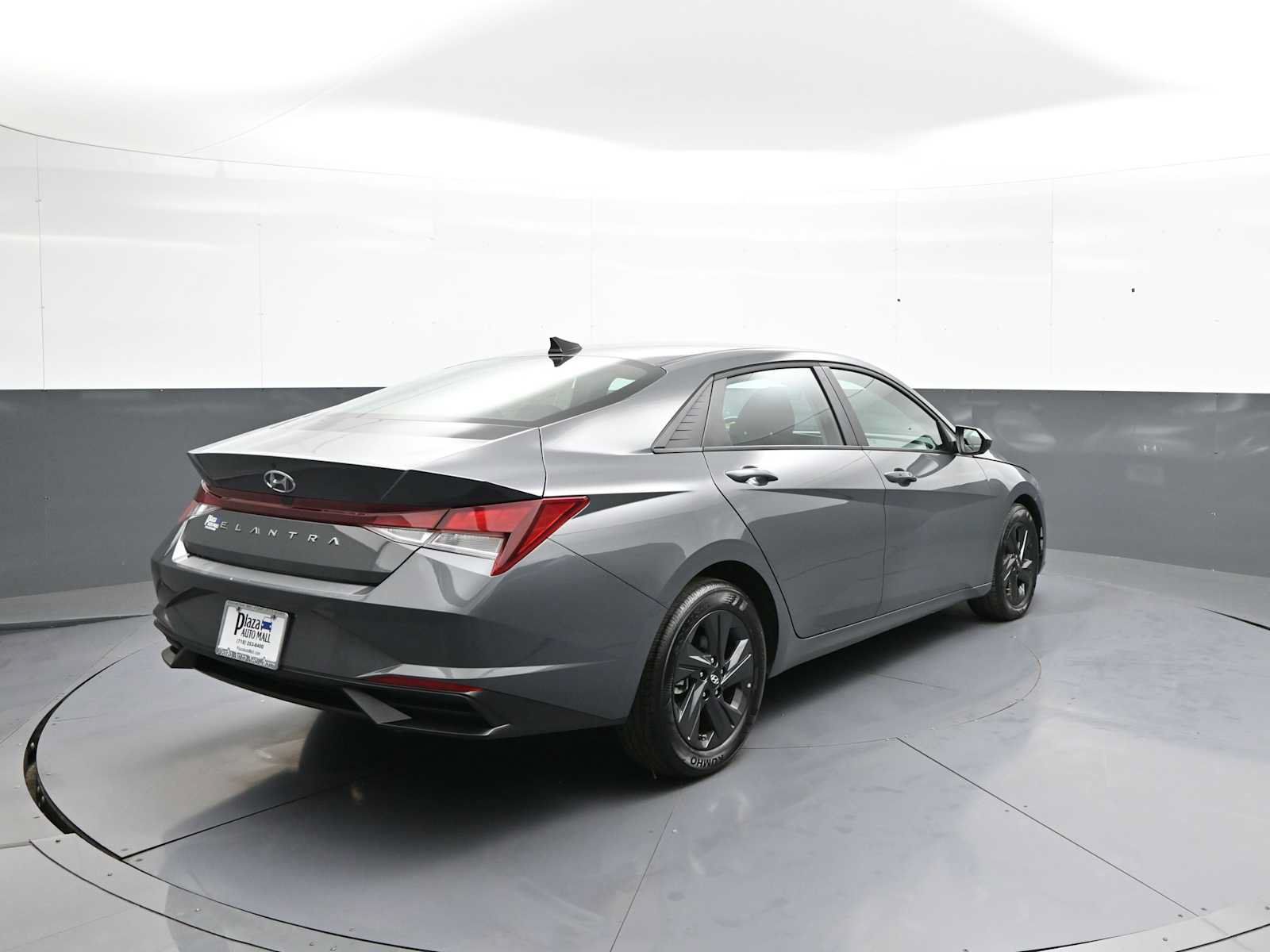 Certified 2023 Hyundai Elantra SEL FWD image 5