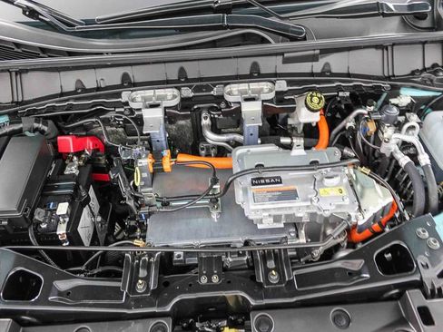 New 2026 Nissan Leaf Platinum+ w/ Cargo Package (Platinum+) FWD image 9