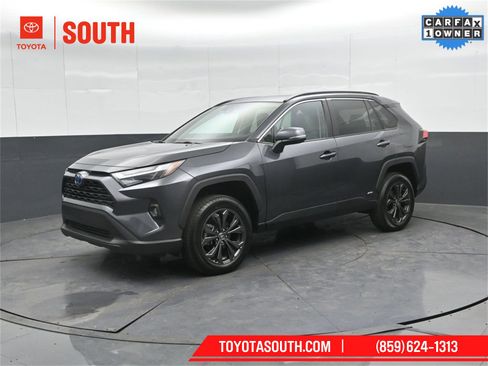 Used 2023 Toyota RAV4 XLE Premium image 7