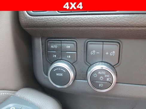 Used 2023 GMC Yukon XL Denali image 31