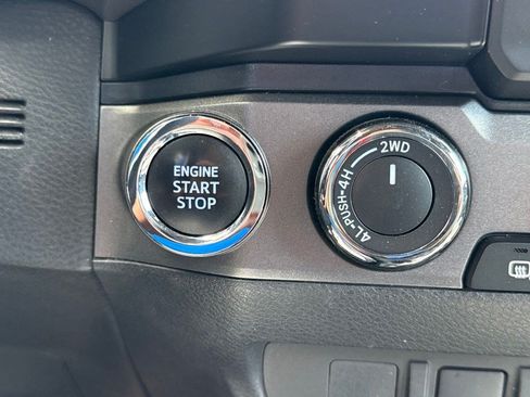 Used 2022 Toyota Tacoma TRD Sport AWD/4WD image 19