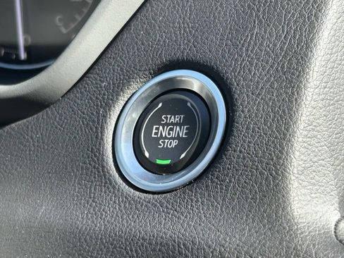 Used 2021 Cadillac XT4 Premium Luxury w/ LPO, Radiant Package image 27