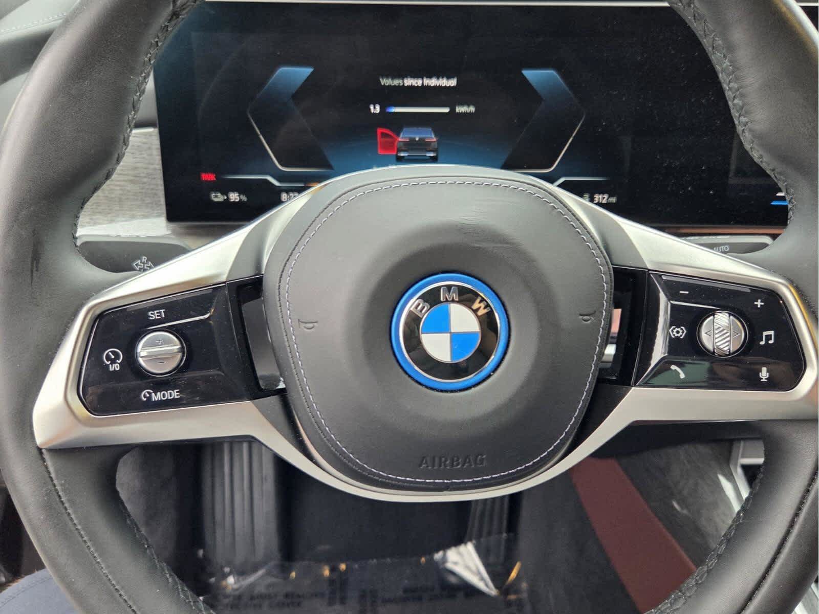 Used 2024 BMW i7 eDrive50 w/ Premium Package RWD image 25