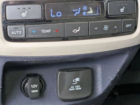 Used 2022 Hyundai Palisade SEL w/ 8P Bench Seat Package FWD image 17