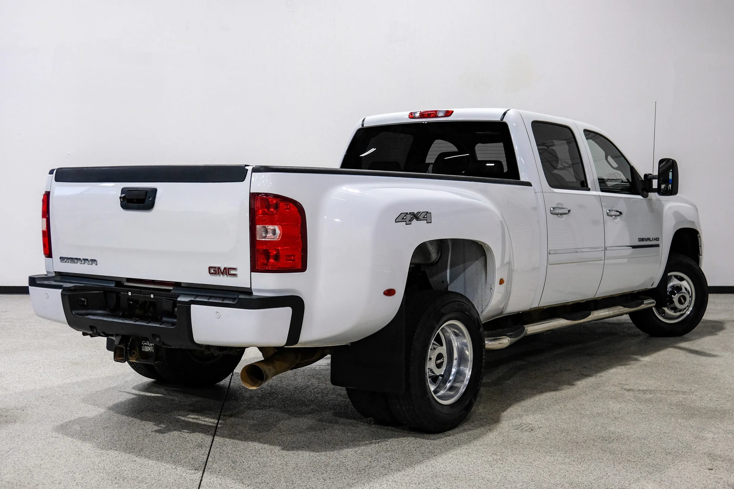 Used 2012 GMC Sierra 3500 Denali AWD/4WD image 6