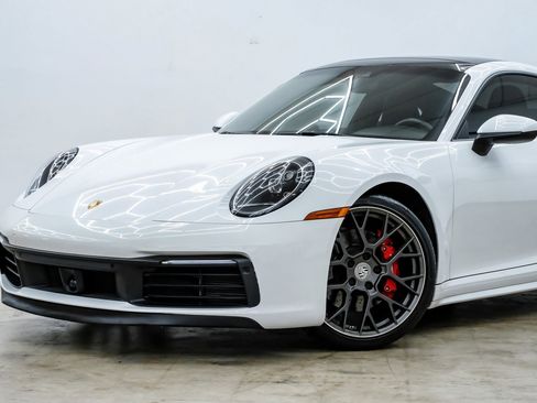Used 2020 Porsche 911 Carrera 4S w/ Sport Package image 2