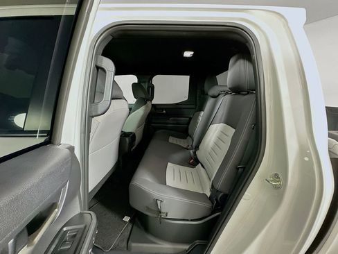 Certified 2024 Toyota Tacoma TRD Off-Road AWD/4WD image 23
