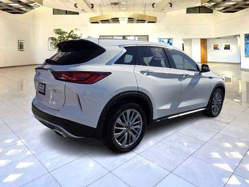Certified 2025 INFINITI QX50 Pure image 6
