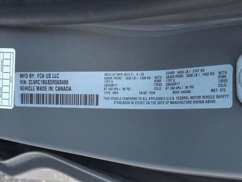 Used 2025 Chrysler Pacifica Select image 24