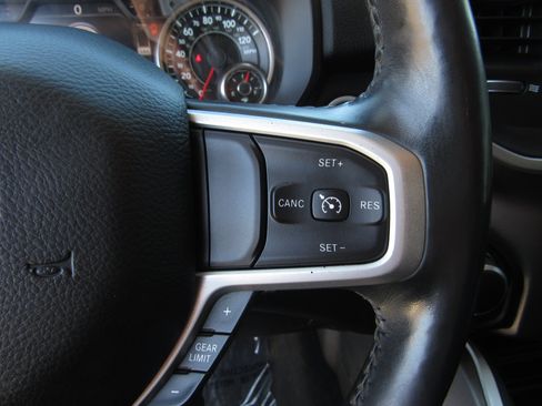 Used 2020 RAM 1500 Big Horn AWD/4WD image 24