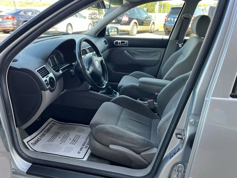 Used 2004 Volkswagen Jetta GLI image 12