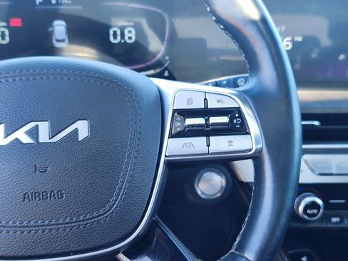 Used 2023 Kia Telluride EX w/ EX Captain's Chair Package AWD/4WD image 17