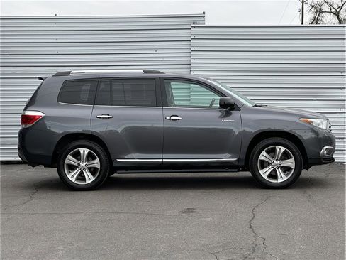 Used 2012 Toyota Highlander Limited image 9