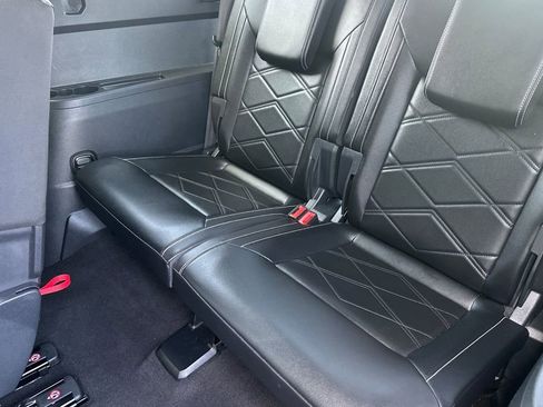 Used 2024 Volkswagen Atlas SE image 17