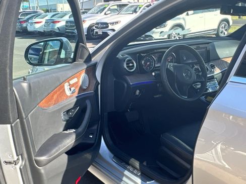 Used 2017 Mercedes-Benz E 300 image 9