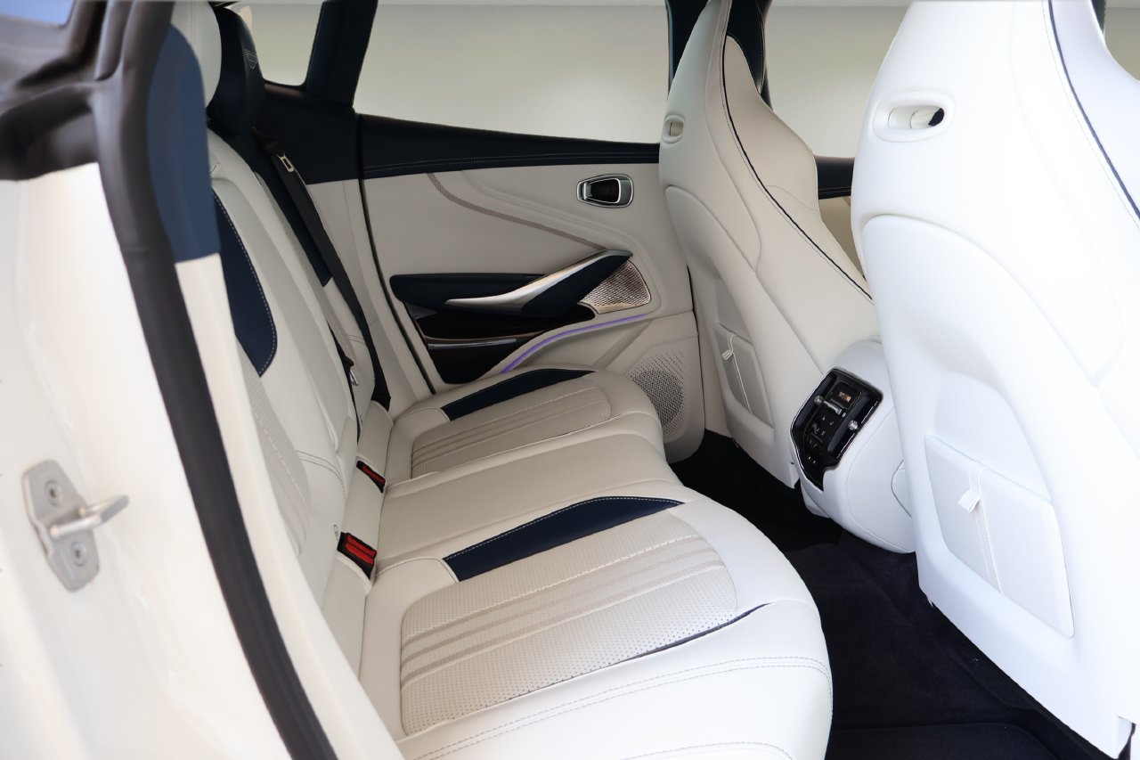 Used 2025 Aston Martin DBX 707 AWD/4WD image 19