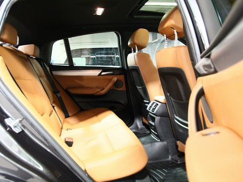 Used 2018 BMW X4 M40i image 25