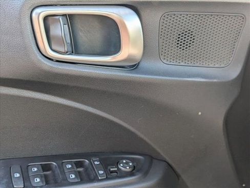 Used 2020 Hyundai Venue SEL w/ Convenience Package image 4