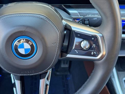 Used 2024 BMW i7 xDrive60 AWD/4WD image 24