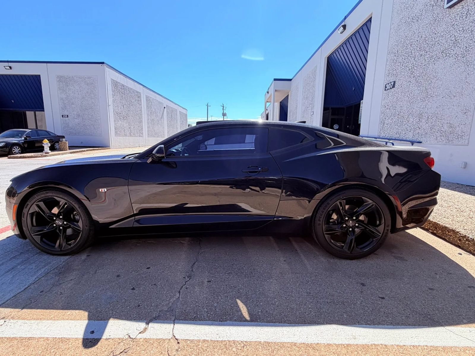 Used 2020 Chevrolet Camaro LT w/ Technology Package RWD image 2