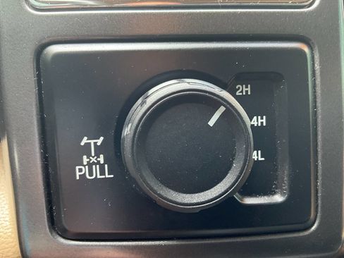 Used 2017 Ford F350 XLT w/ XLT Premium Package AWD/4WD image 33