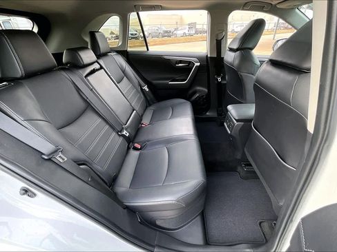 Used 2023 Toyota RAV4 Limited image 18