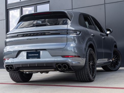 New 2026 Porsche Cayenne S image 11